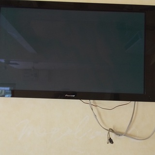 Panasonic　パナソニック　デカい壁掛けテレビ差し上げます。