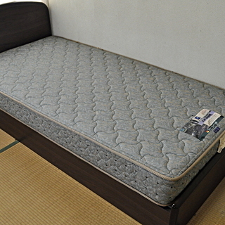 天然木使用のフランスベッド社製シングルベッド中古良品×１台