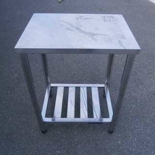 中古品 作業台(750×600)お売りします。 中古品 厨房用作業台(600×450) お売りします。