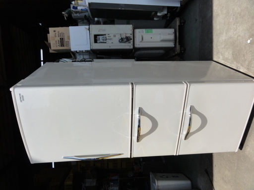南３００　日立　冷蔵庫　３ドア　２６５L　R-S27CMV