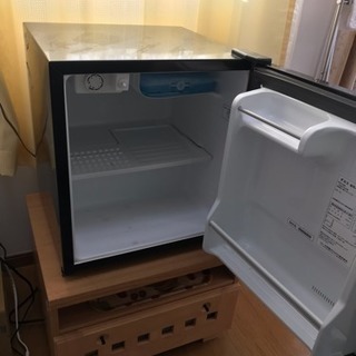 ミニ冷蔵庫➕引き出し付き台