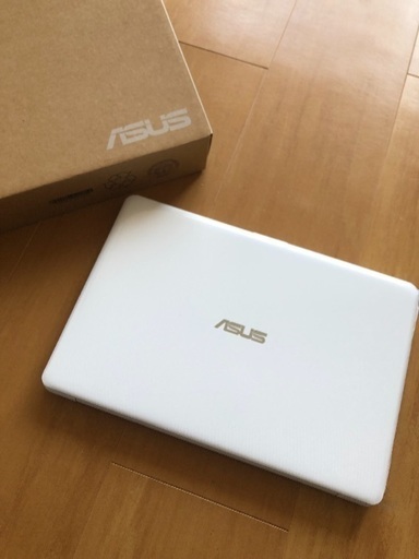 ASUS ノートPC VivoBook E203