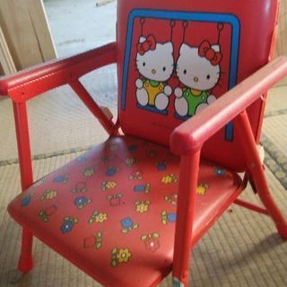 子供用椅子とランチセット
