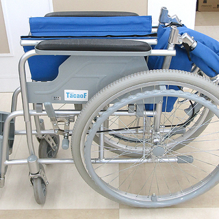 幸和製作所 TacaoF ハンドブレーキ付きアルミ製車いす 22インチ