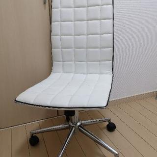 【交渉中】オフィスチェア　キャスター椅子　ホワイト