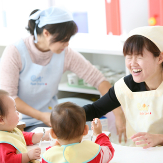 【認可保育園の保育補助】平日9:00~16:00固定勤務(土日休)...