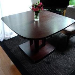 ミキモク・重厚感ある木製ダイニングテーブル