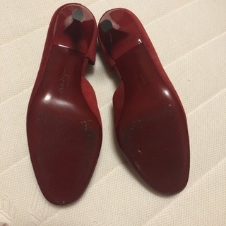 ほぼ未使用 フェラガモ ベラリ ヒール 赤のスェード