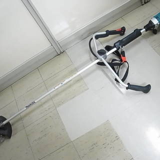 マキタ 充電式 芝刈機/草刈機 MBC231D 充電器・バッテリー1つ付き　芝刈り機　草刈り機