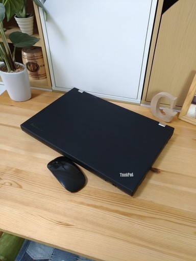 超高性能corei7♪　メモリ8Gで超高速！　とても美品★　最新Windows10☆　Lenovo　ThinkPad　64Bit　高速ノートパソコン　ゲーミング♪　大容量500G　メモリ8G　DVDドライブ　高級感のあるマットブラック　15.6インチ　マウス付き 　ノートパソコン　無線LAN　Wi-Fi対応