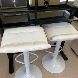 目立ったキズは無くオシャレなカウンターテーブル