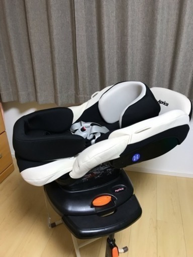 アップリカ チャイルドシート シート\u0026ベッド700