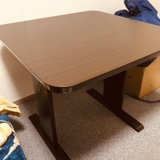 ニトリのダイニングテーブル(2018年製)※高さ調整機能付き