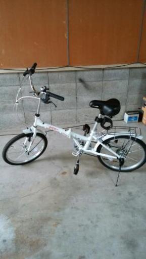 値下げしました。(^_^)折りたたみ自転車　白　鍵付き