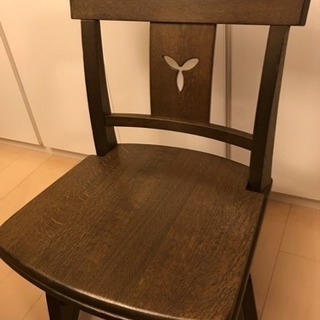 ダイニングテーブルと椅子(2脚)セット