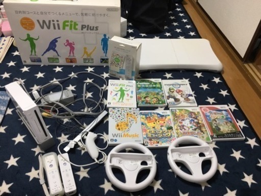 Wii 本体 コントローラ2つ Wiiフィット、マリオカート その他ソフト