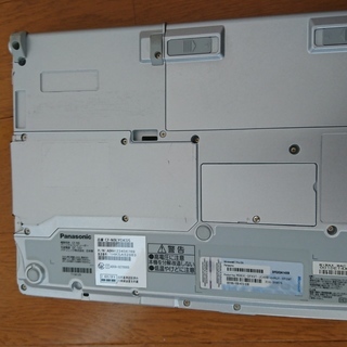 在庫整理にて大幅値引き（赤字です）☆難あり☆最軽量モバイルCF-