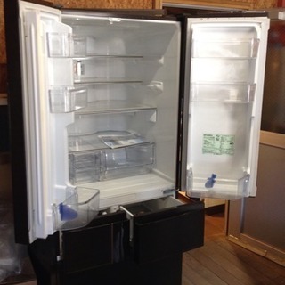 三菱 冷蔵庫内 525L シックなブラウン ファミリータイプ