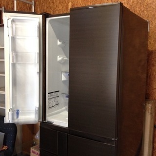 三菱 冷蔵庫内 525L シックなブラウン ファミリータイプ