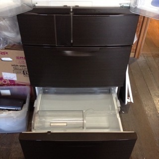 三菱 冷蔵庫内 525L  シックなブラウン ファミリータイプ