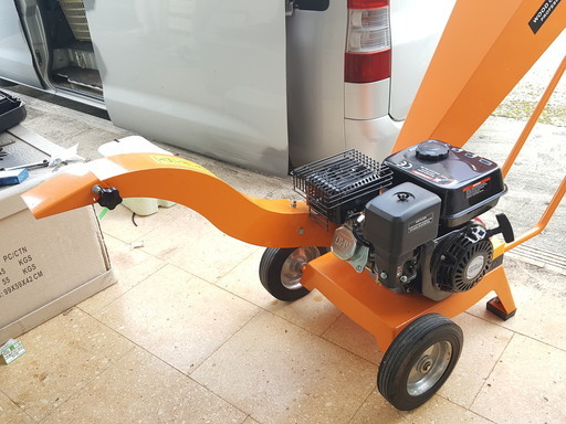 粉砕機 ウッドチッパー エンジン粉砕機 樹木粉砕機 6.5馬力 ガーデンシュレッダー【中古】