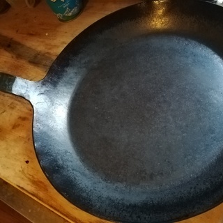 turk(ターク) クラシック 鉄フライパン 28cm 引き取り限定（5/22まで）