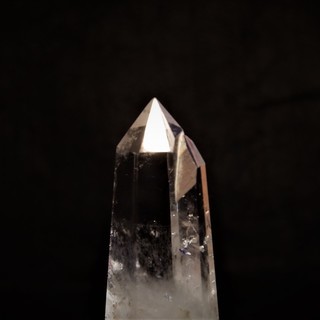天然石 230ｇブラジル産水晶 ポイント（六角柱）パワーストーン　クリスタル一本剣 天然石 230gブラジル産水晶 ポイント（六角柱）パワーストーン