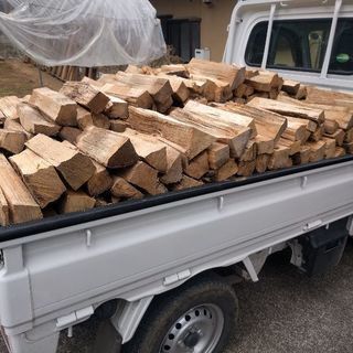 薪王☆すぐに焚ける乾燥薪（樫40cm）限定1台【20km以内配達無料】