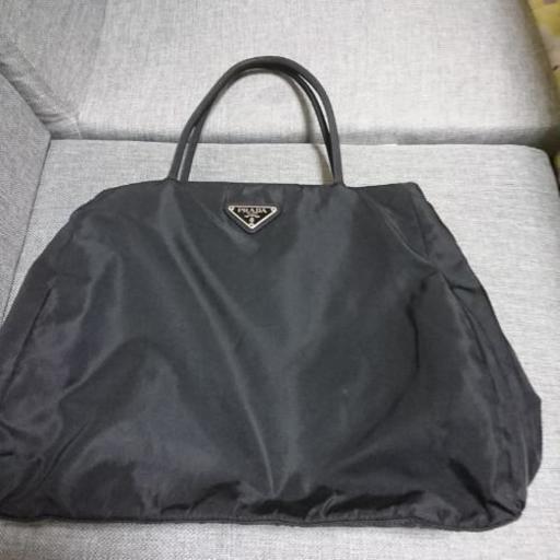 PRADAのバック