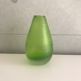花瓶 グリーンのベース