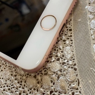 ☆セール中☆iPhone7 画面割れ無 ローズゴールド SIMロック 解除済み