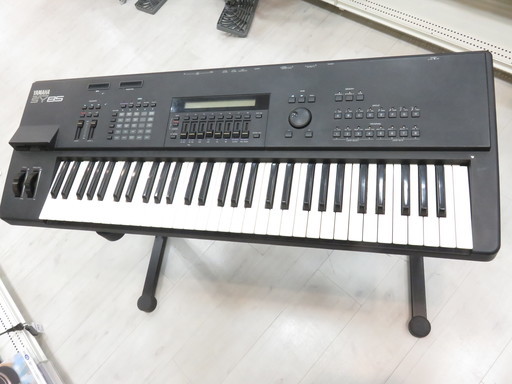 取りに来れる方限定！YAMAHAのシンセサイザー