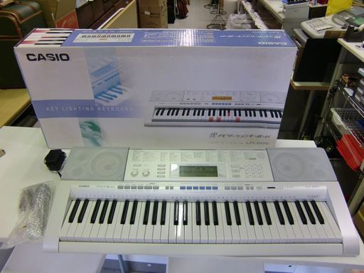 CASIO　光ナビゲーションキーボード　LK-205
