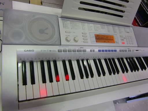 CASIO　光ナビゲーションキーボード　LK-205