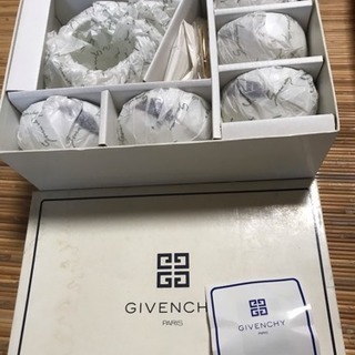 茶器のセットです。急須×1個  湯呑み×5客  GIVENCHY