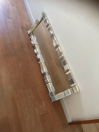 お洒落な立て掛け鏡
