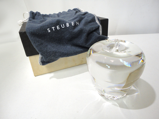 美品 STEUBEN スチューベン クリスタル リンゴ 置物 袋付き 飾物