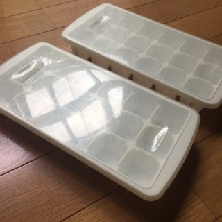 蓋つき製氷皿二個