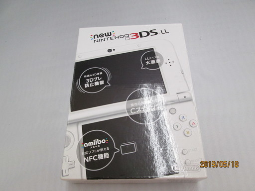 任天堂　3DSLL　パールホワイト　　RED-001