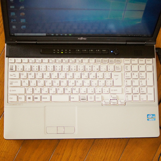 SSD 240GB｜第3世代Core i5｜15.6インチ｜1600×900ピクセル