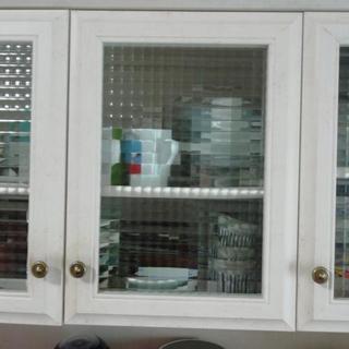 アンティーク調、食器棚。四万円に値下げします。