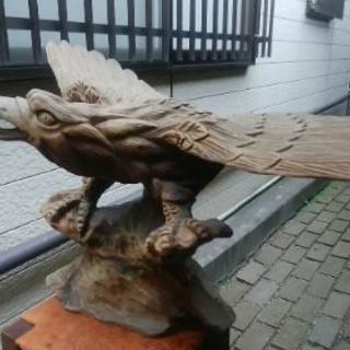 木彫りの鳥（鷹か鷲）