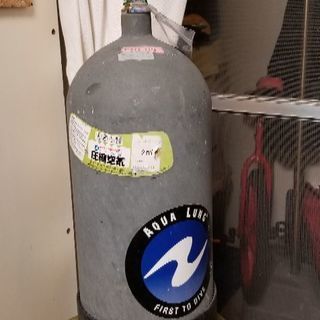 ダイビング　空気タンク　10リットル　スチール製