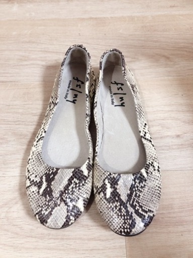 fs/nyのフラットパンプス