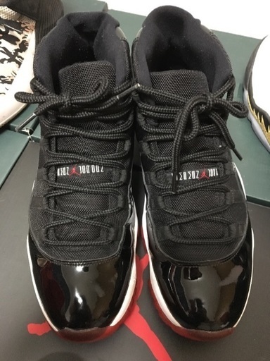 スニーカー Air Jordan 11 Retro BlackWhiteVarsity Red