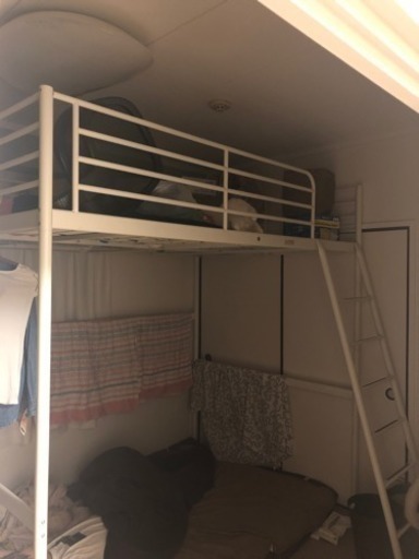 IKEAのセミダブルサイズのロフトベッド