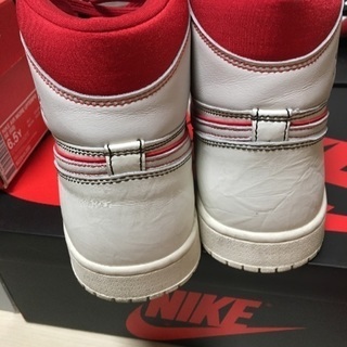 エアジョーダン 1 レトロ ハイ オージー セイル ユニバーシティ レッド AIR JORDAN 1 RETRO HIGH OG SAIL UNIVERSITY RED − 埼玉県