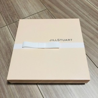 JILLSTUARTの箱。小物入れやギフトBOXに。