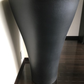 大型 樹脂の鉢（プランター）