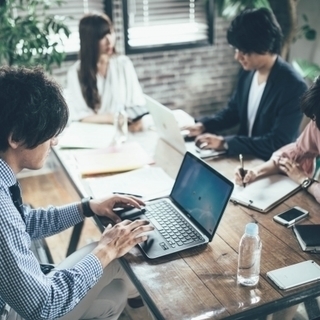 未経験OK！大学生OK！インターンOK！各種商材！営業スタッフ募集！